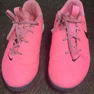 Nike Kid’s Phantom Soccer Indoor Shoes - size 2 youth- GUC